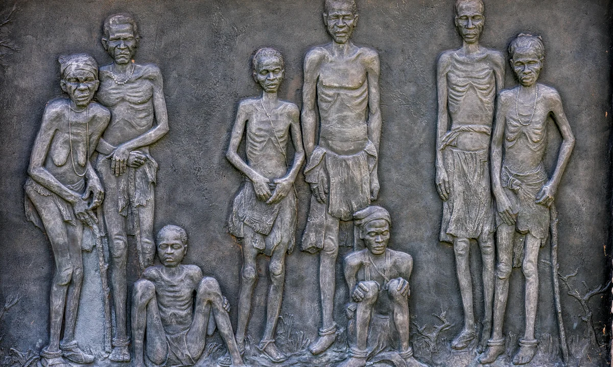 Gedenk‑Basrelief in Windhoek